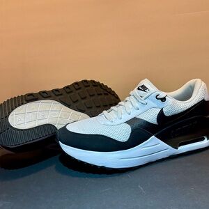 Nike Men's Air Max Black and White Sneakers